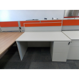 mesa de escritório com gaveteiro Jardim São Paulo